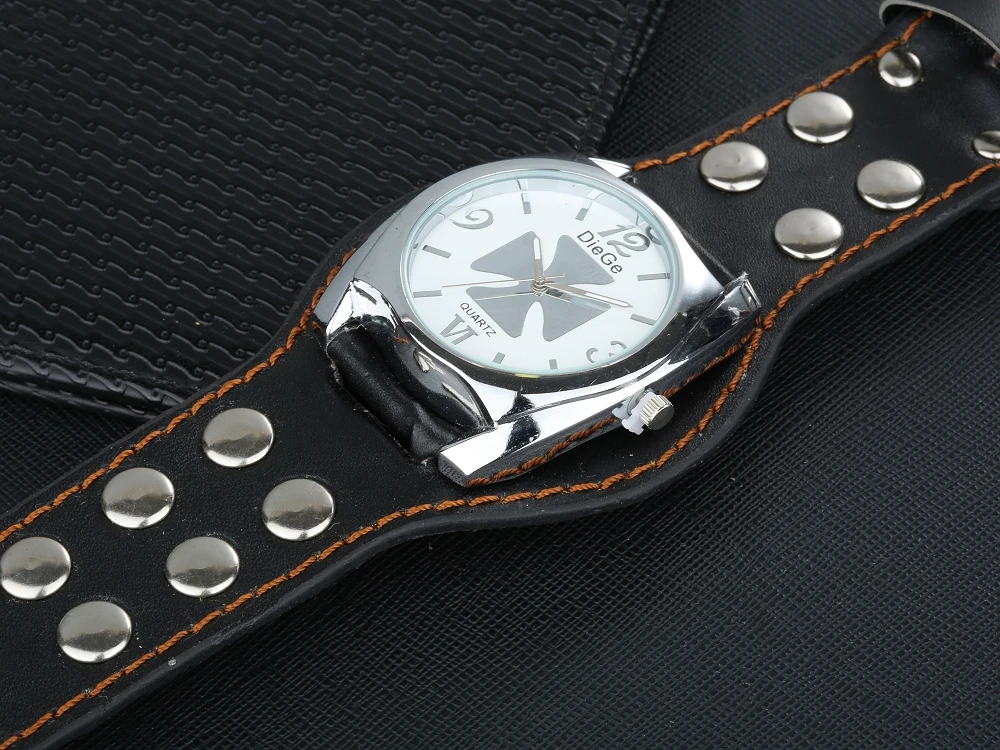 Мужские часы с черепами в стиле панк рок винтажные кварцевые наручные квадратным