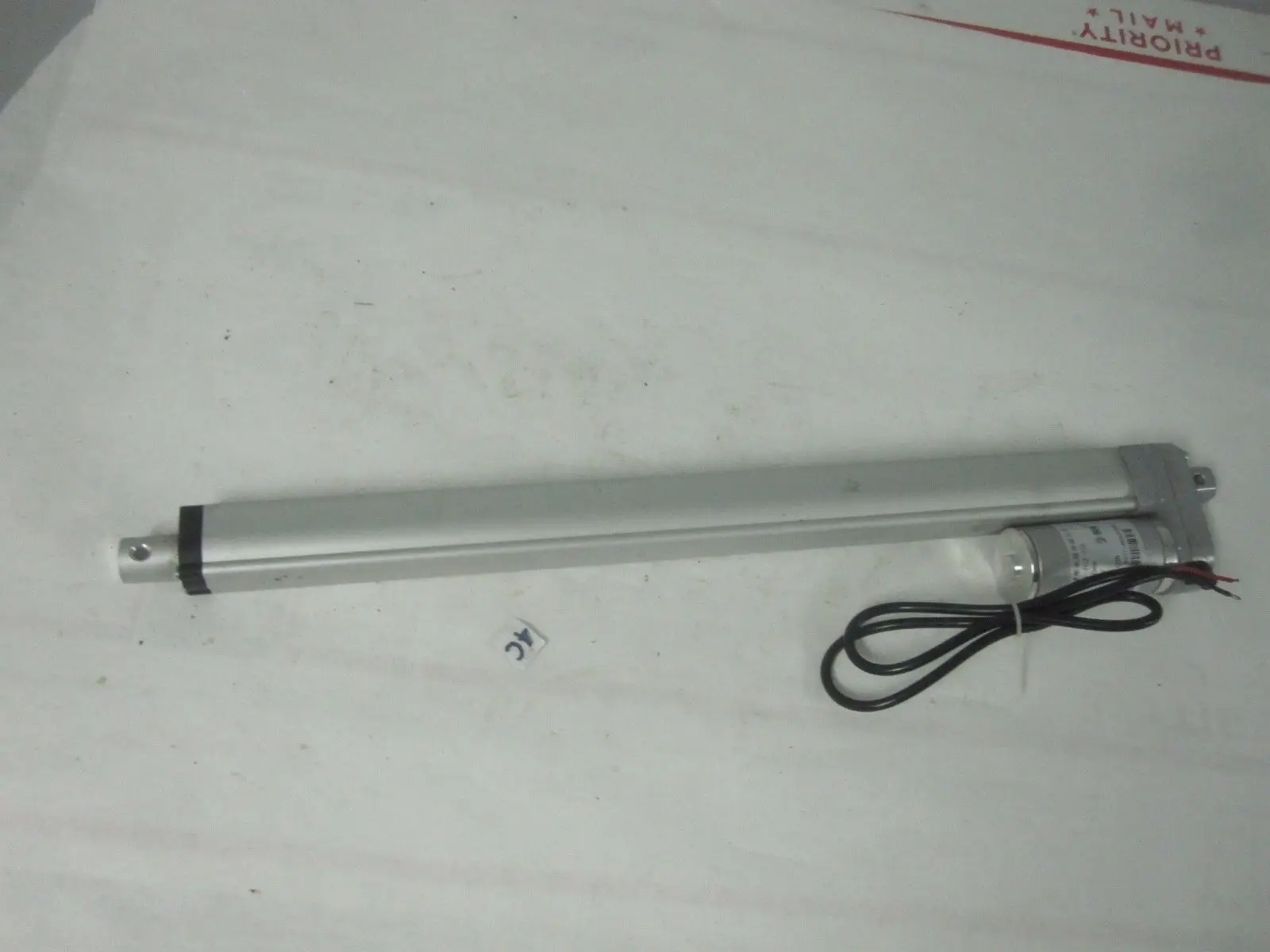 

New Linear Actuator, 24V, 400mm Stroke, 1500n, 6mm/s, #JS-TGZ-U2