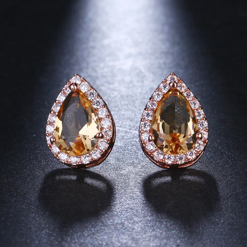 Модные серьги гвоздики с кубическим цирконием прозрачные кристаллами в форме