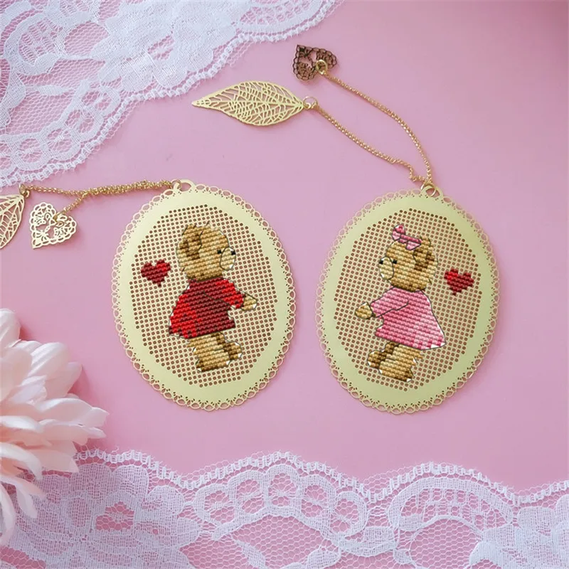 

Hearts DIY Craft Stich Cross Stitch Bookmark Metal Silver Golden Needlework Embroidery Crafts Counted Cross-Stitching Kit Gift