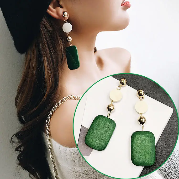 Серьги-гвоздики женские деревянные геометрической формы в стиле ретро |