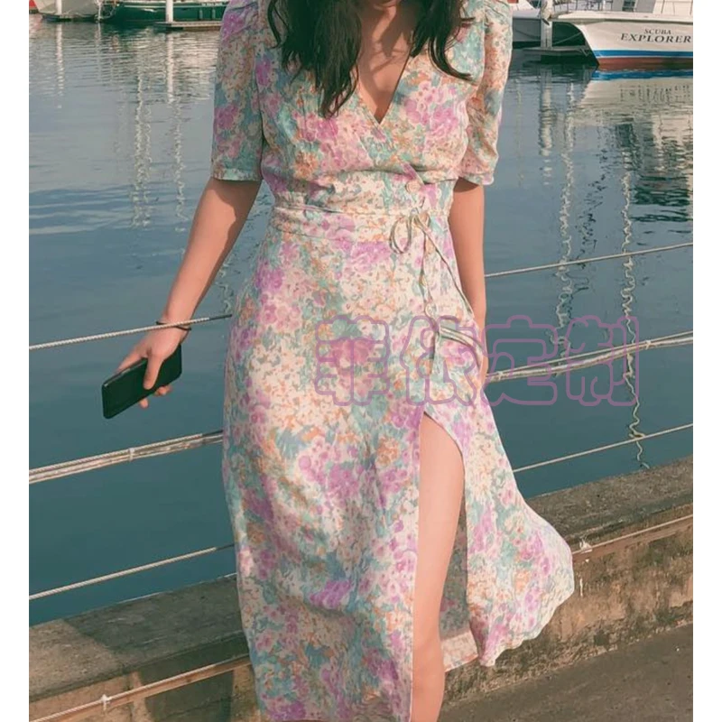 Женское платье миди с цветочным принтом запахом и v образным вырезом пуговицами