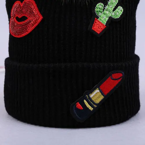 Детская шапка для девочек зимняя теплая вязаная крючком лыжная черная