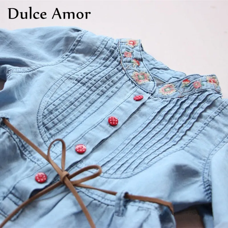 Dulce Amor/джинсовое платье для девочек; Одежда для маленьких девочек; осеннее детское платье с длинными рукавами и вышитыми цветами для девочек; джинсовое платье на завязках