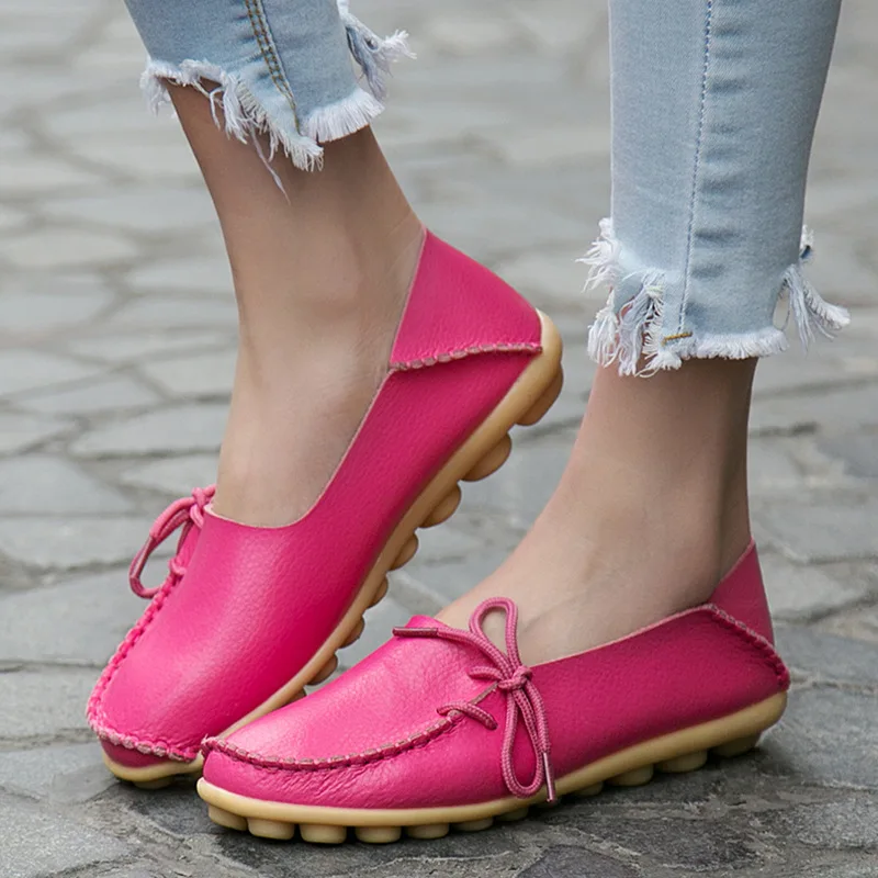 

Foreign trade explosions ladies flat shoes casual leather with middle-aged shoes large size 35-43 free to send Sneakers