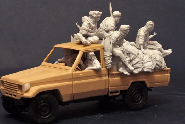 1/35 масштаб Современные Военные терроры 7 человек и посылки (не включая пикапы)