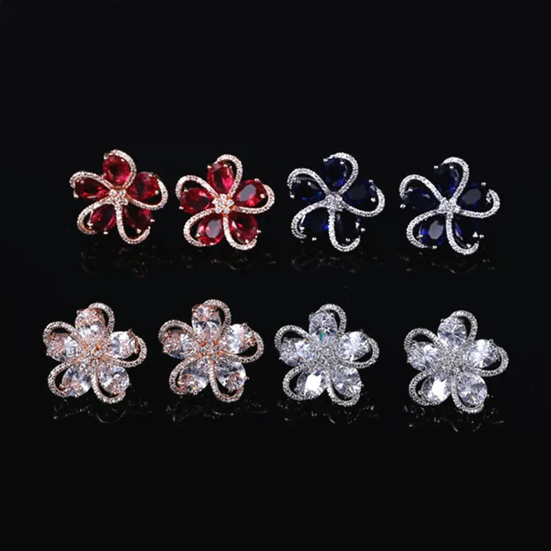 Классические серьги-пусеты с цветами белого/розового золота женские