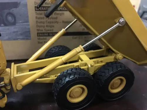 Caterpillar кошка пижамы для малыша 725 шарнирный грузовик 1/50 весы бренд Diecast Masters 85917|cat