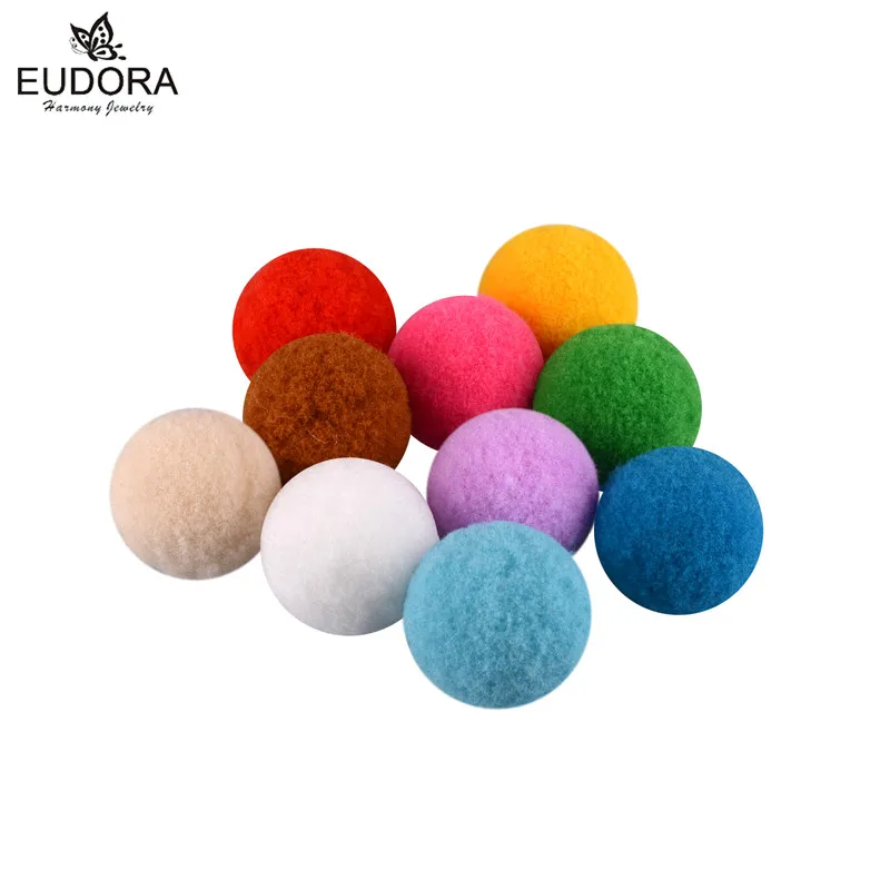 

Aromatherapy Locket Diffuser Perfume Pendant Drop Cage With 10 PCS Mix Color Pompon Necklace Prayer Box Pendant Women Jewelry