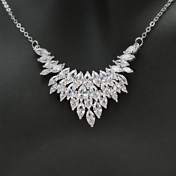 Комплект из колье и серёг медного сплава с фианитом | Украшения аксессуары