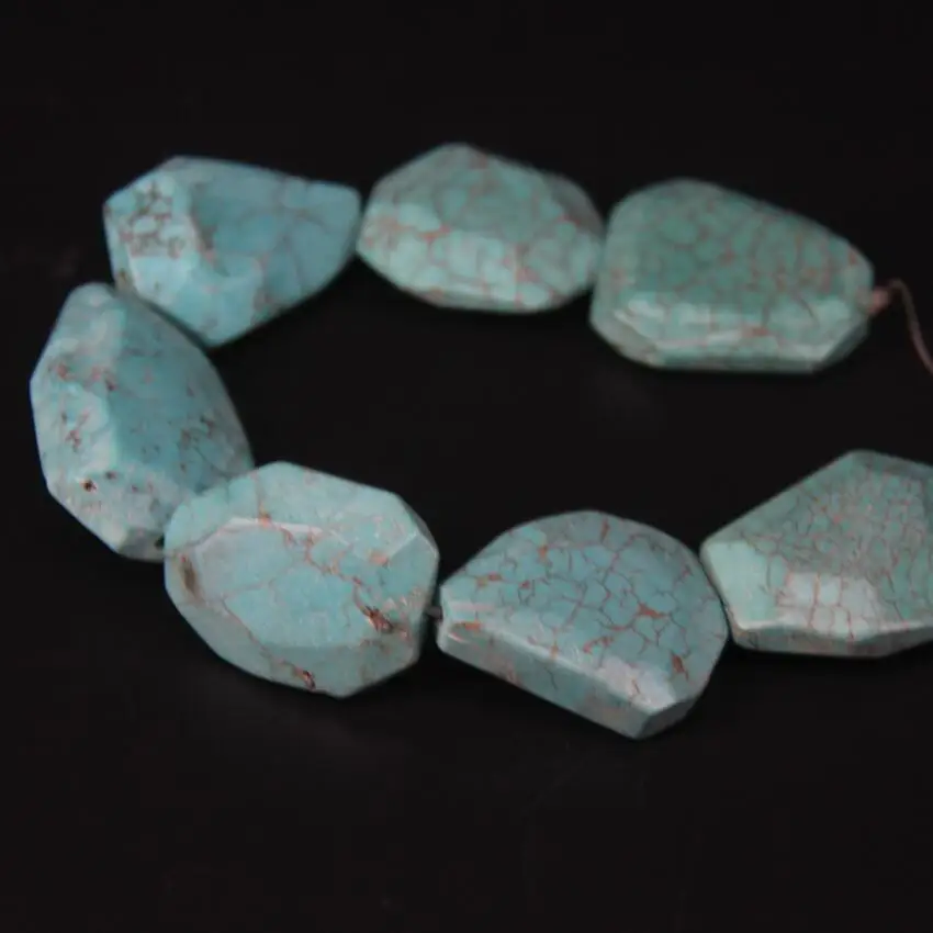 Бусины россыпью в виде головы голубого магнезита 11-13 шт./нить | Украшения и