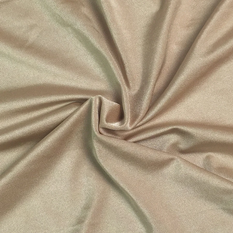 Вечернее платье без рукавов с глубоким v образным вырезом и открытой спиной