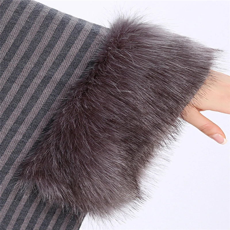 

Women Winter Overcoat Shawl Cape Long Fashion Luxury Faux Fur Knitwear Good Fox Fur Lapel Coat Poncho Noble Party Dress Cloak