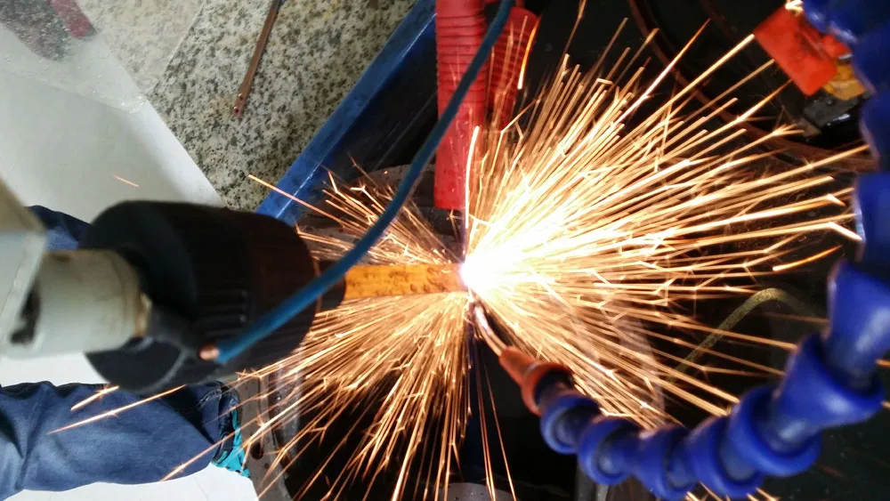 Сломанной кран для удаления электроэрозионные Машины EDM 8C SFX бренд|broken tap|tap