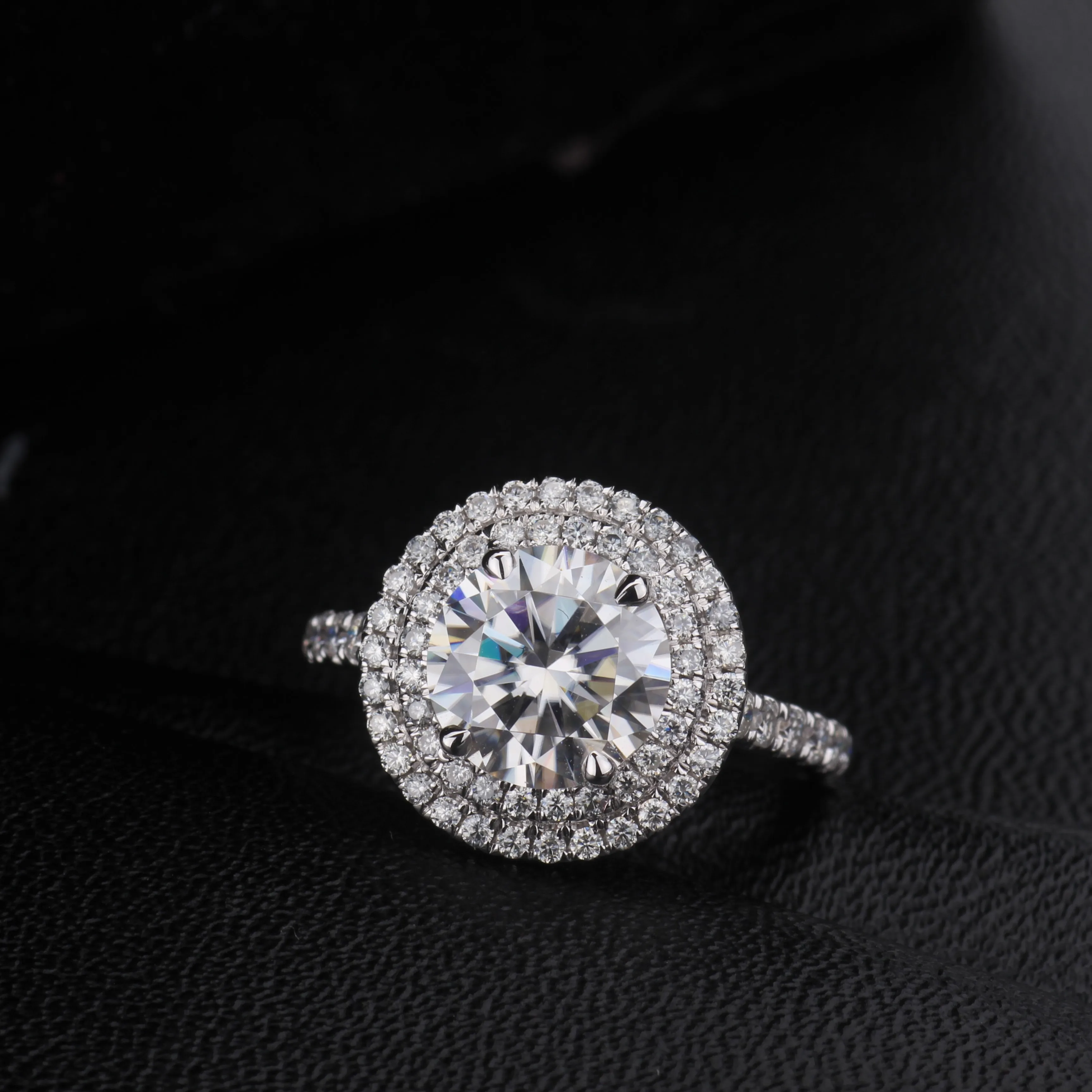 Роскошное 4 когти Твердое 18K Белое Золото 1.5ct круглое Moissanite бриллиантовое