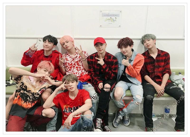 Kpop bangtan постер для мальчиков ясное изображение наклейки на стену украшение дома хорошее качество печать белая крафт-бумага домашний арт бренд - Цвет: Лиловый