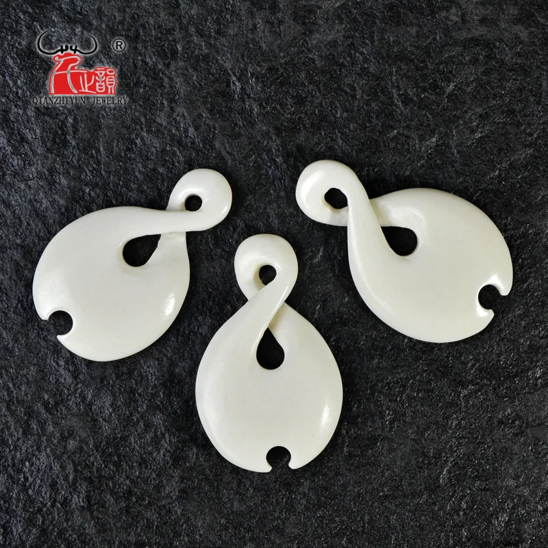 

3PCS Handmade Carved Yak Bone Infinity Twisted Pendant Hawaii Style Bone white Beads DIY Jewelry Accessory 38mmX23mm