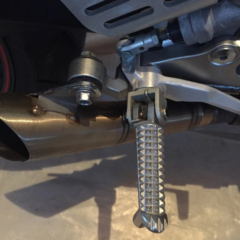 

YZF R1 R6 R6S Front Motorcycle Foot pegs Footrests For Yamaha YZF R1 1998-2014 / R6 1999-2017 / R6S 2003-2008 Motorbike