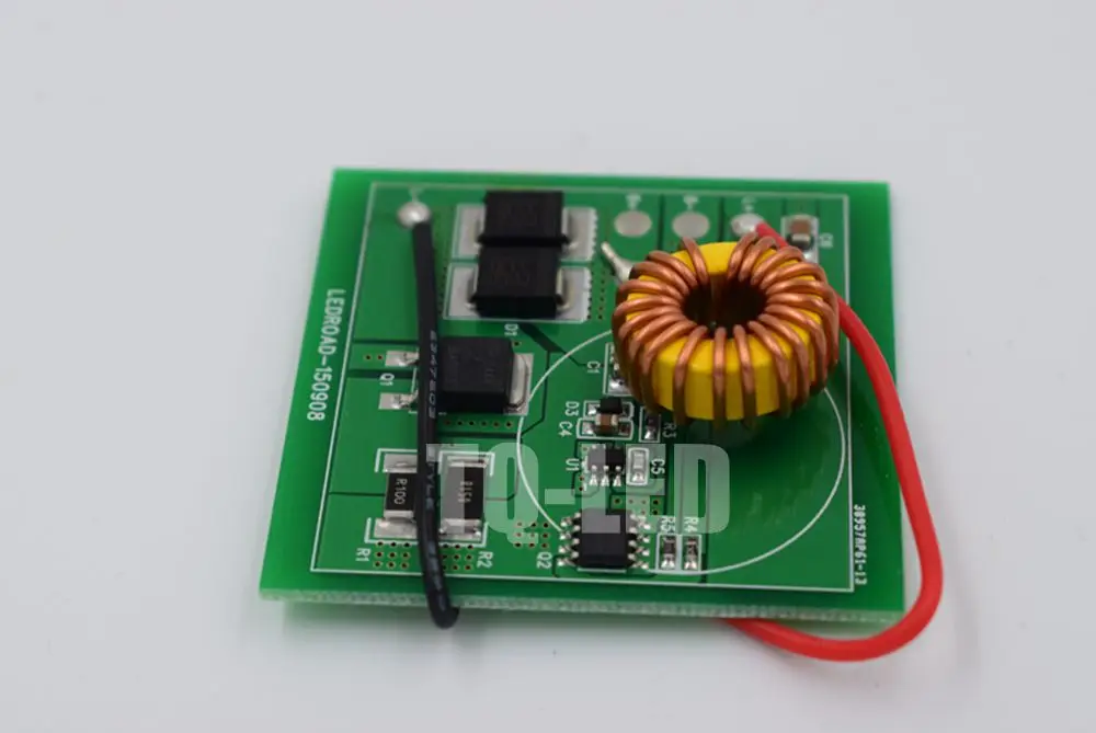 

Драйвер XHP70 Φ к DC6V 4A 45x50 мм