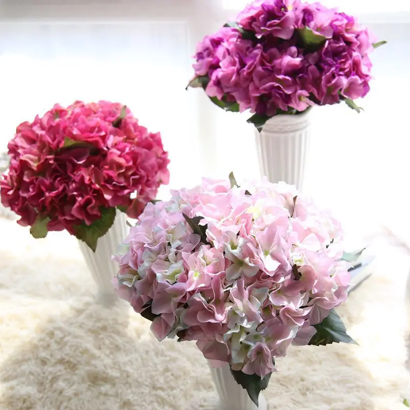 

1pcs Composition of several petals short hydrangea artificial flowers home wedding party holiday decorations crafts illustration