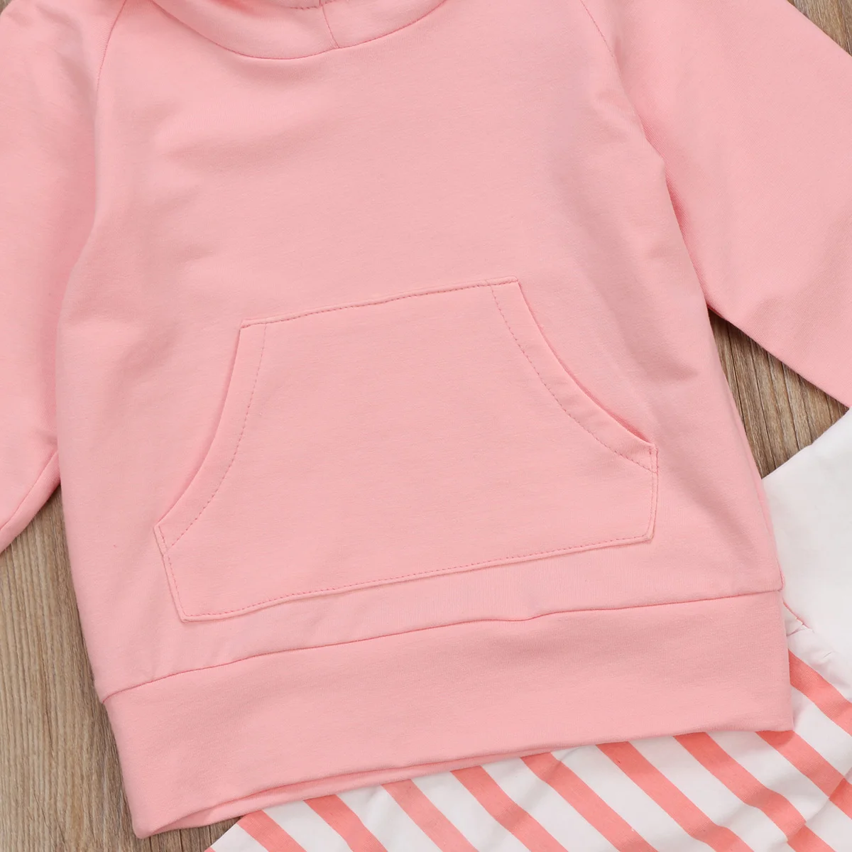 Комплект одежды из топа с капюшоном и брюк в полоску длинным рукавом|set clothes|outfit