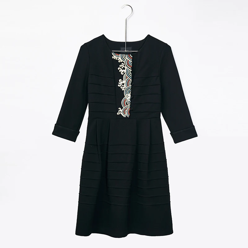 Коллекция 2017 г. платья Осенняя Новинка вышивка в этническом стиле рукав три