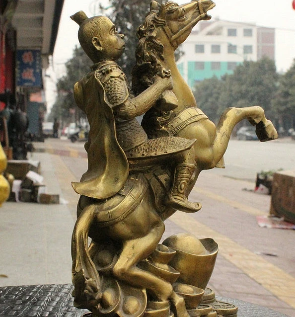 Китай латунь Yuanbao Король обезьян солнце Wu Kong рука Молитва флаг Статуя Верховая
