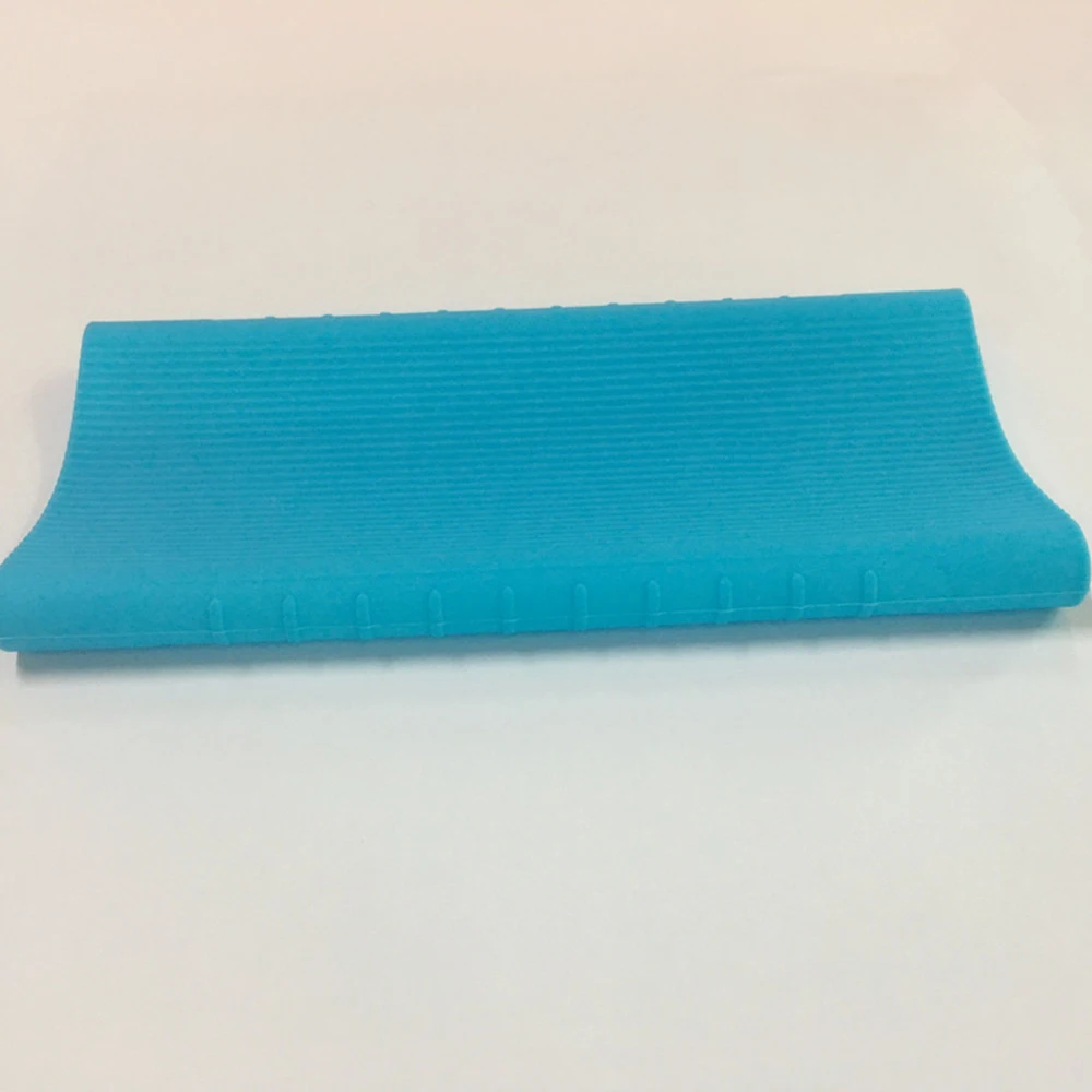 Силиконовый чехол Mi Power Bank для Xiaomi 10000 мАч защитный в полоску модели PLM09ZM xiaomi