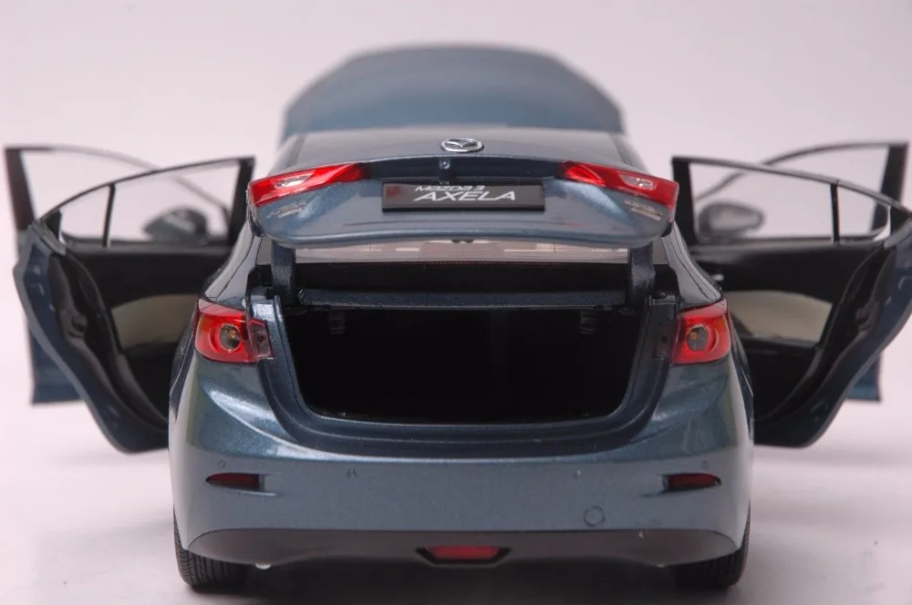 1:18 литая под давлением модель для Mazda 3 Axela синий Седан сплав игрушечный автомобиль миниатюрная коллекция подарок