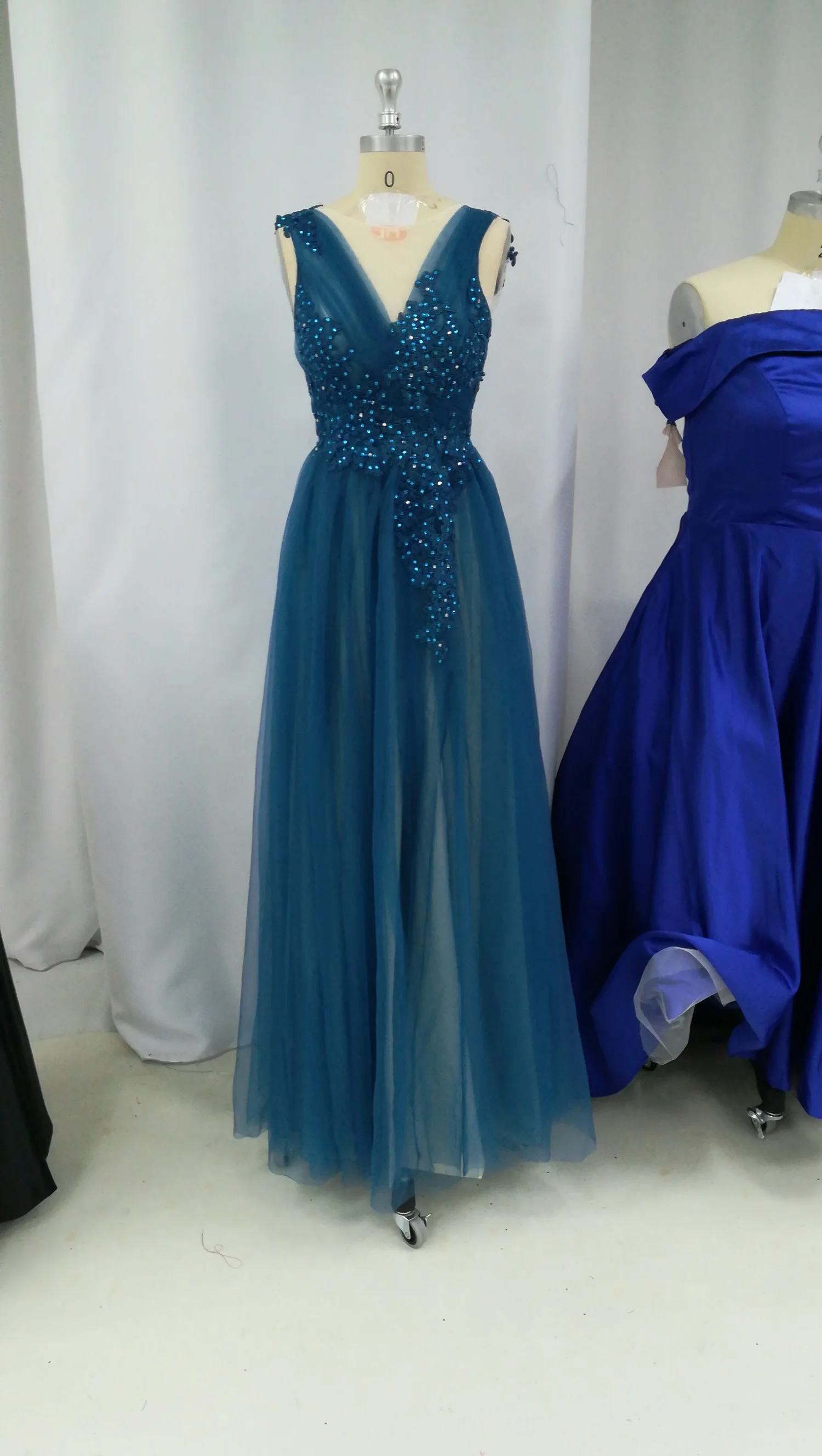 Сексуальное вечернее платье с V образным вырезом Длинные вечерние платья из