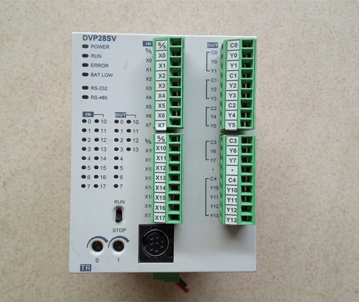 Оригинальный программируемый контроллер Delta SS Серия PLC DVP28SS211T DVP28SS211R 16DI 12DO