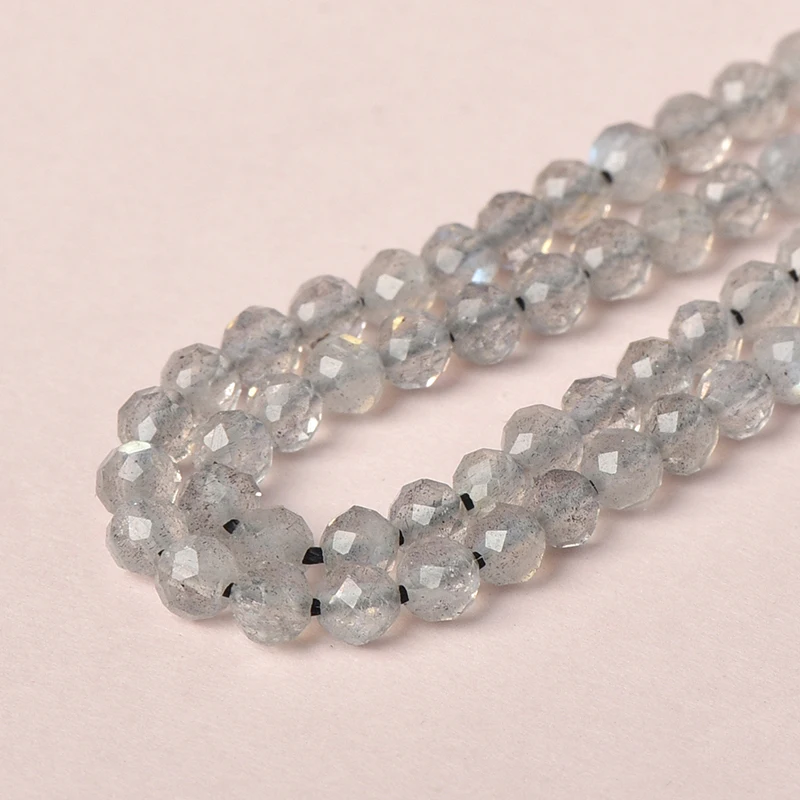 Грубые и текстурированные с полупрозрачными бусинами сделанные из черных