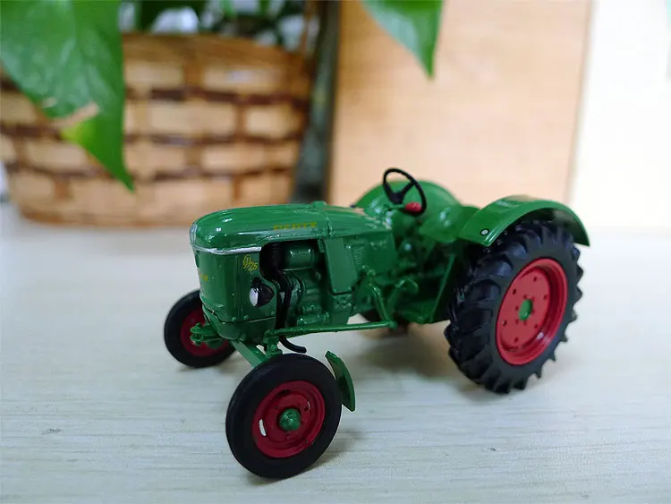 Сельскохозяйственные тракторы UH 1:43 Deutz D25 1963 игрушки из сплава для детей детская