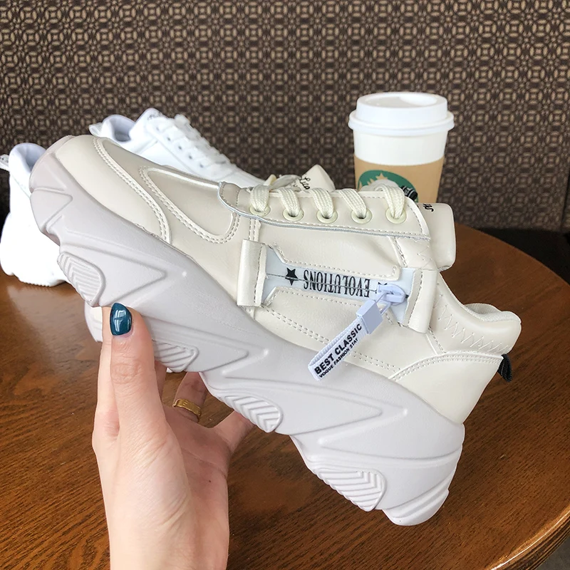 Тонкие туфли белого цвета на толстой рифленой подошве в Корейском стиле Женская