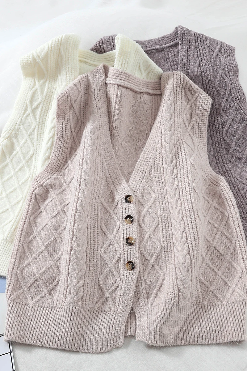 2019 new fashion women's sweater vest temperament loose V-neck bottoming single row button classic twist thin |