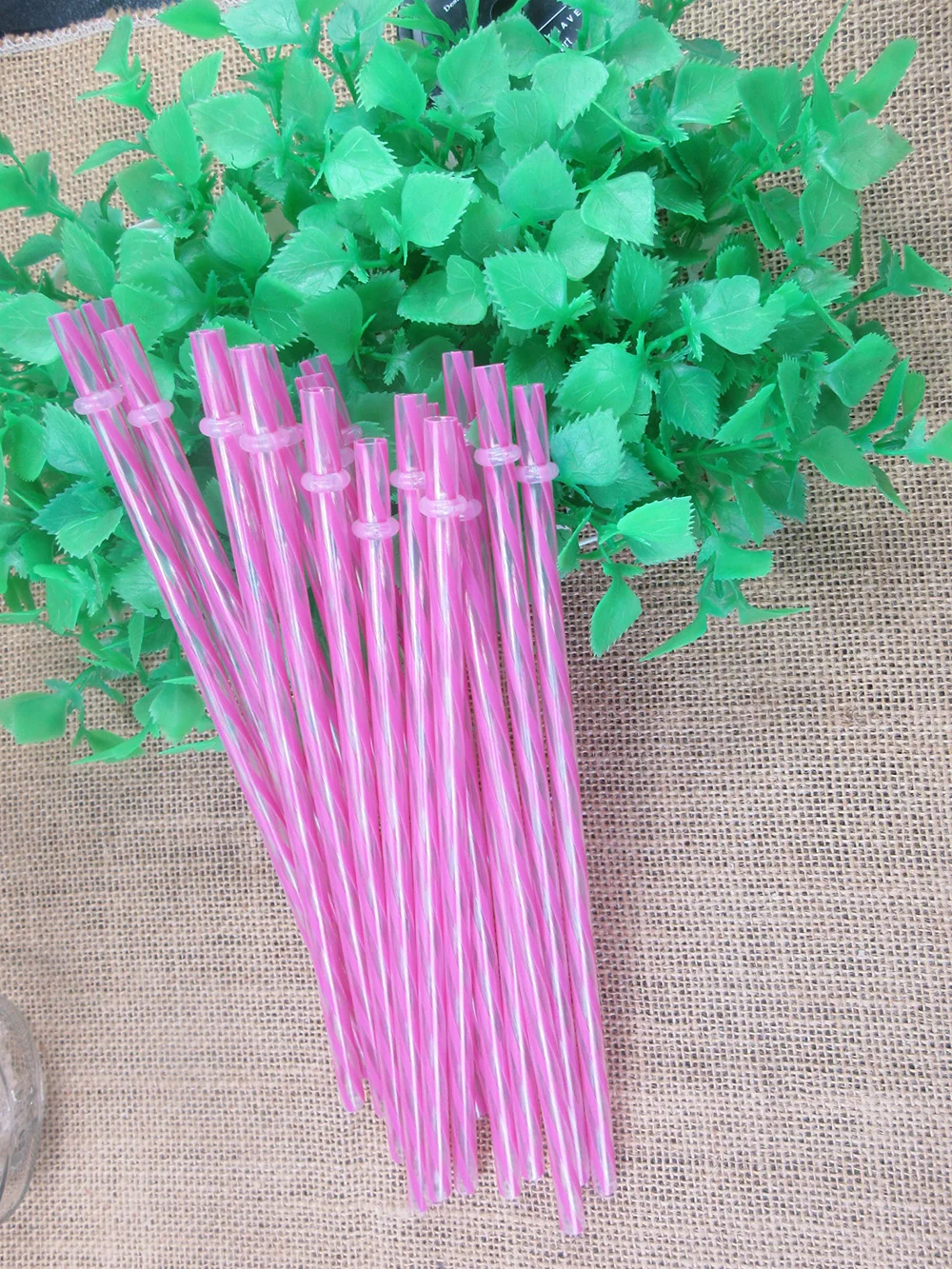 Оптовая продажа ярко-розовые прозрачные полосатые пластиковые разноцветные