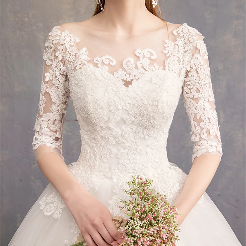 Женское свадебное платье с полурукавами и аппликацией в винтажном стиле Белое