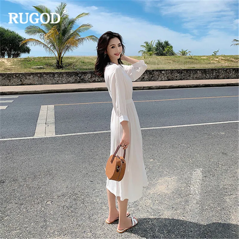 Женское офисное платье RUGOD элегантное белое однобортное облегающее