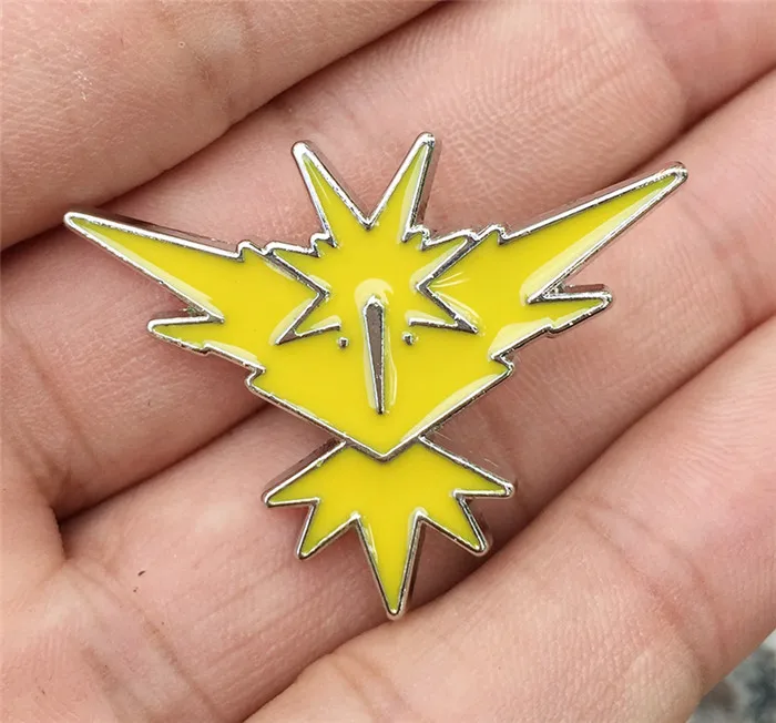 Team Mystic Valor Instinct Rocket классические значки эмалированные значки значок на пуговицах брошь для влюбленных джинсовая булавка на лацкане 10 видов стилей - Окраска металла: Team Instinct B