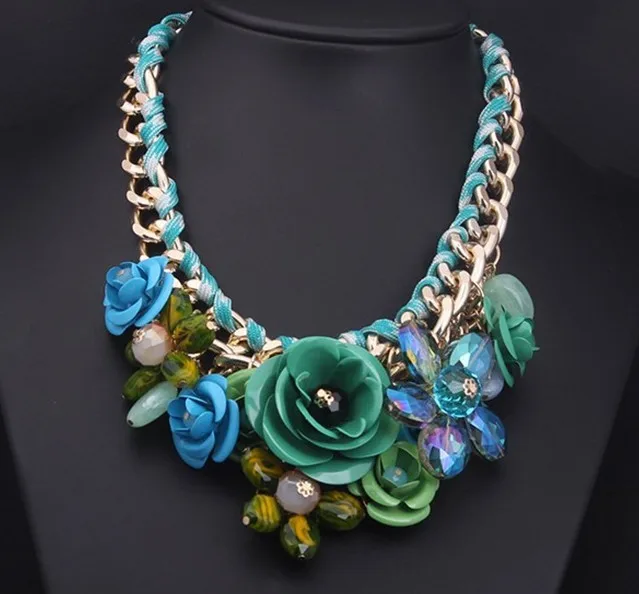 Массивное ожерелье модное женское крупное 2017 длинное с цветком и кристаллами