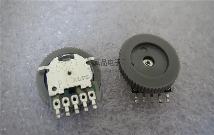 

[VK] 30K*2 imported Japan ALPS dual patch radio MP3/4 wheel dial gear potentiometer 16*2.5MM switch