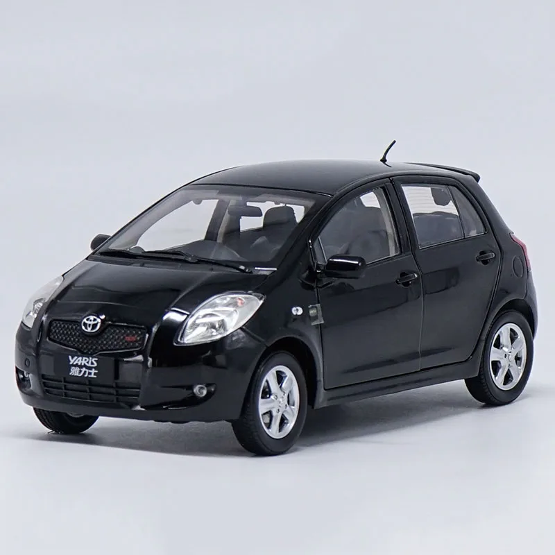 1/18 YARIS литые модели автомобилей из сплава, игрушки из черного металла, коллекционные игрушки для детей, оригинальная коробка
