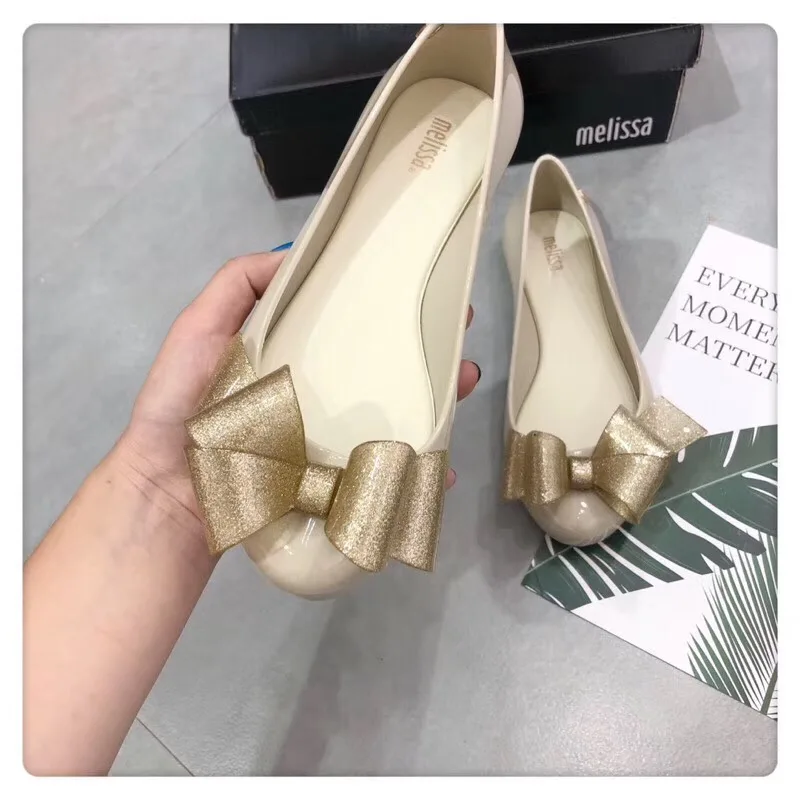 Melissa/ г. Оригинальные женские сандалии на плоской подошве, прозрачная обувь с широко открытым носком на мягкой подошве с пластиковым бантом Женская обувь в Корейском стиле
