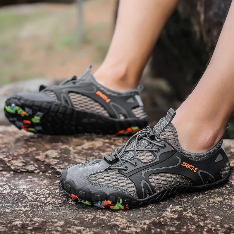 

Summer Water Shoes Woman Beach Sandals Breathable Aqua Shoes Men Upstream Shoes Barefoot Diving Swimming Socks Tenis Masculino