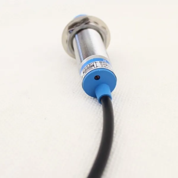 Недалеко от переключателя LJ18A3-5-Z/EX DC24V Полный Винт Щит Тип прямой вторая