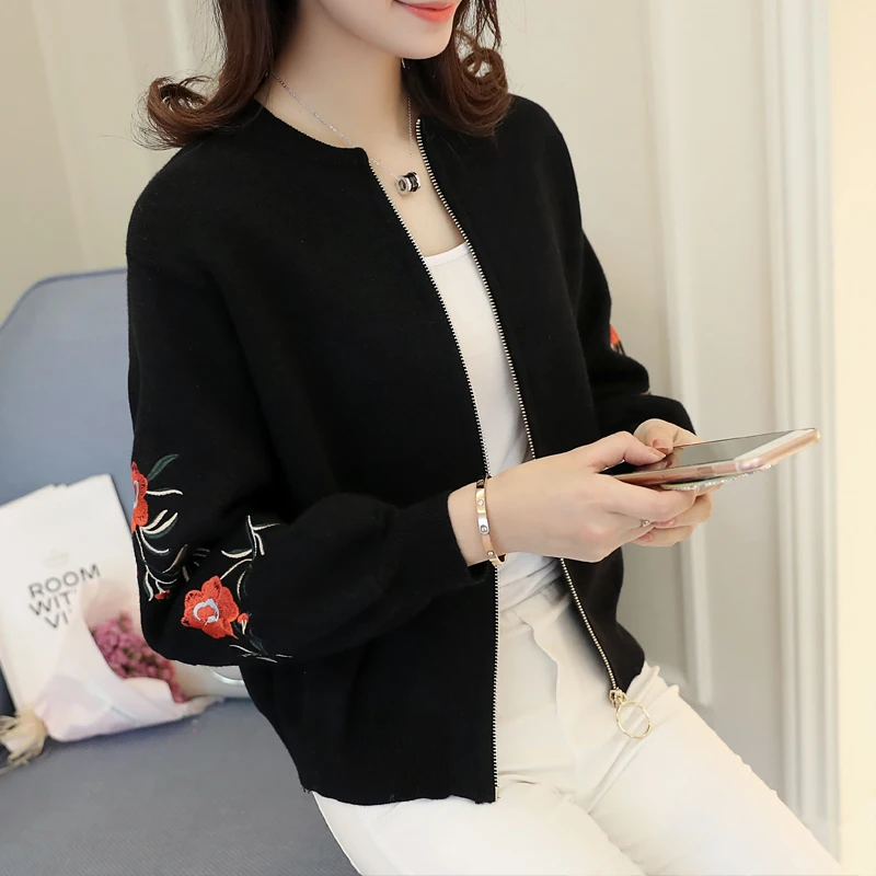 

Knitted cardigan sweater female short thick loose Korean students in spring 2020 new spring coat and embroidery