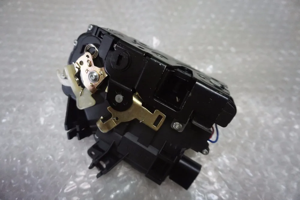 Бесплатная доставка задний левый привод защелки дверного замка для audi C5 A6 Avant allroad