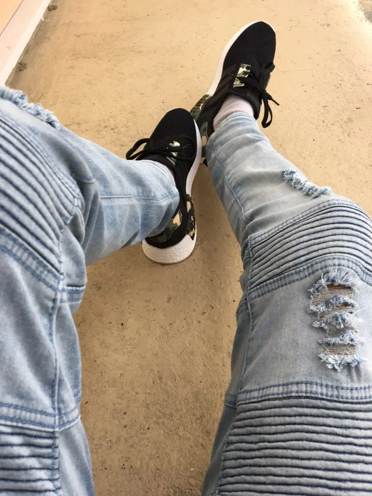 Мужские облегающие джинсы синие/черные зауженные прямые байкерские рваные