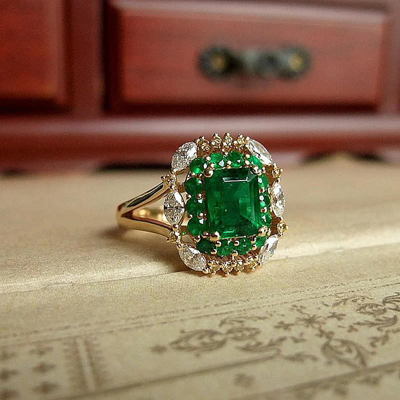 AAA Lab Created колумбийское женское Твердое 18K желтое золото 1.8ctw Moissanite Green Emerald Halo