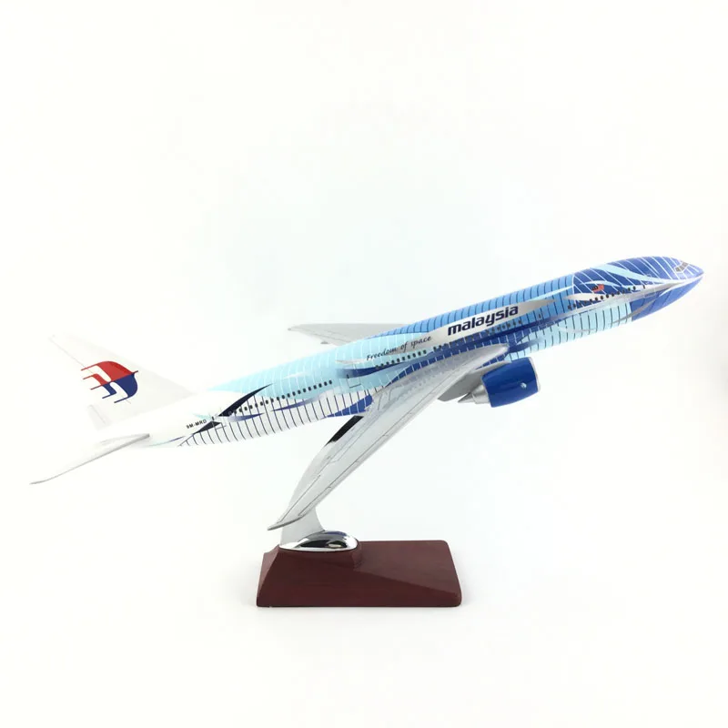 

Бесплатная доставка, 45-47 см, Малайзия, 777 (морская волна), металлическая основа и смола, модель искусственного самолета, подарок на день рожде...